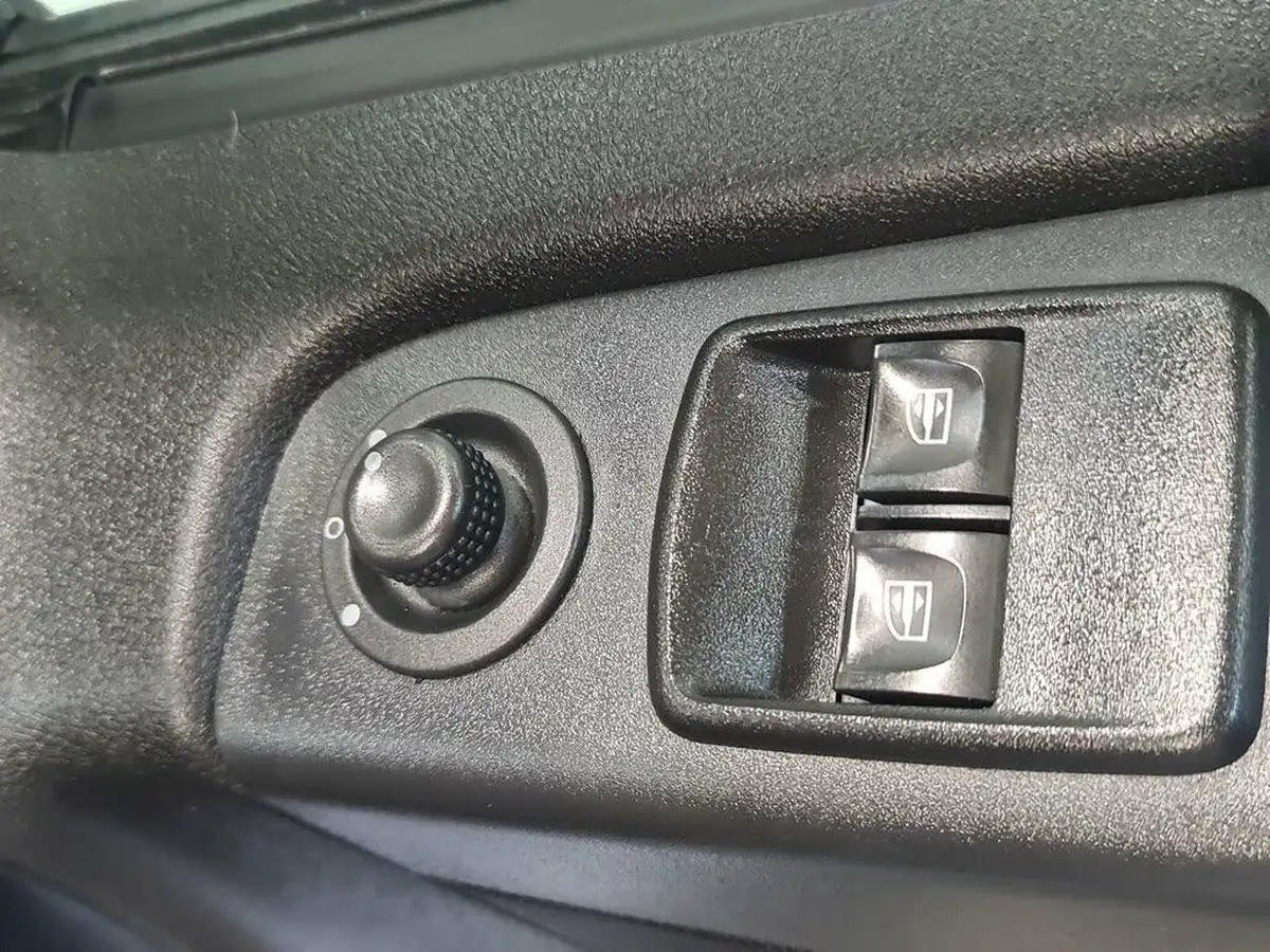 2021-renault-trafic-20dci-sl28-energy-120-business-big-27