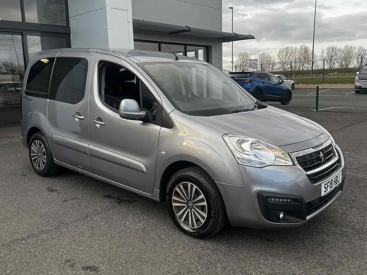 2018-peugeot-partner-big-34