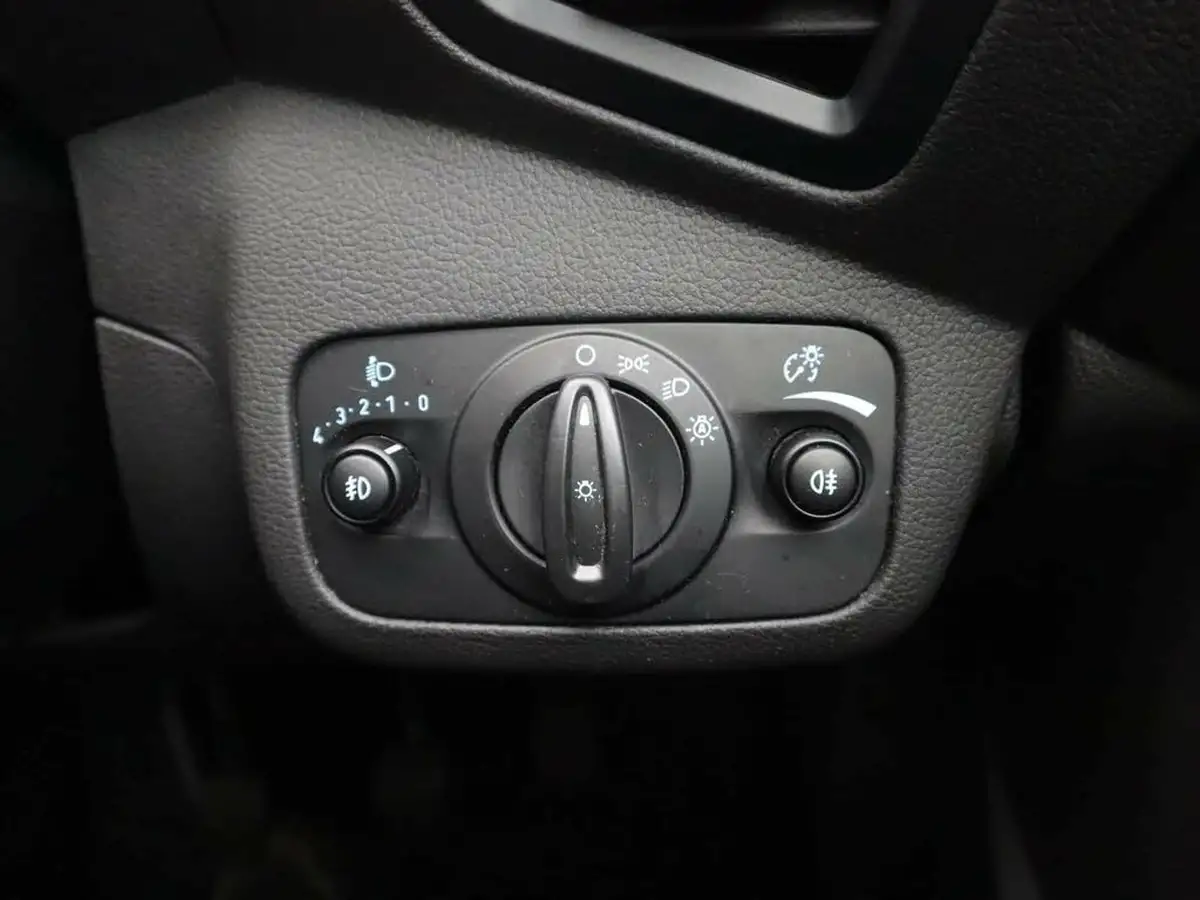 2017-ford-grand-c-max-15tdci-titanium-1498cc-big-25