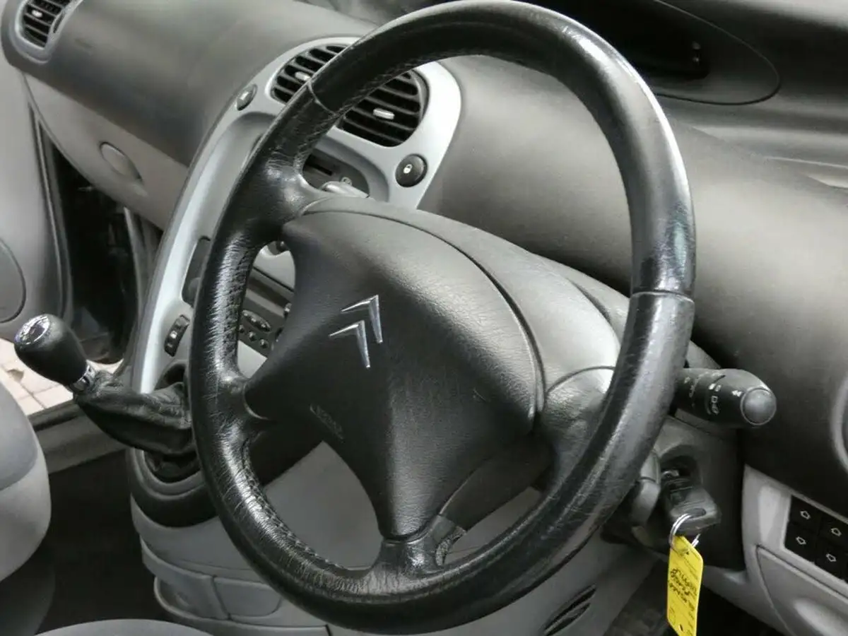 2007-citroen-xsara-picasso-16-vtx-big-27