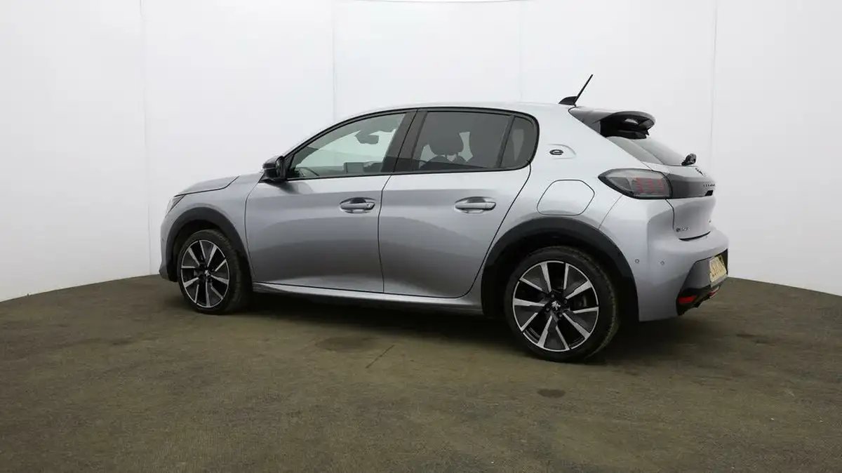 2021-peugeot-208-e-gt-50kwh-big-58