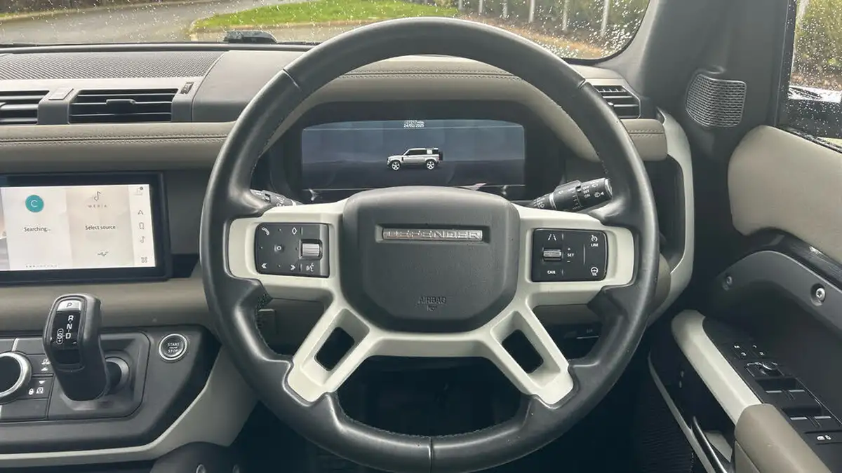 2022-land-rover-110-defender-30-p400-xs-edition-big-14