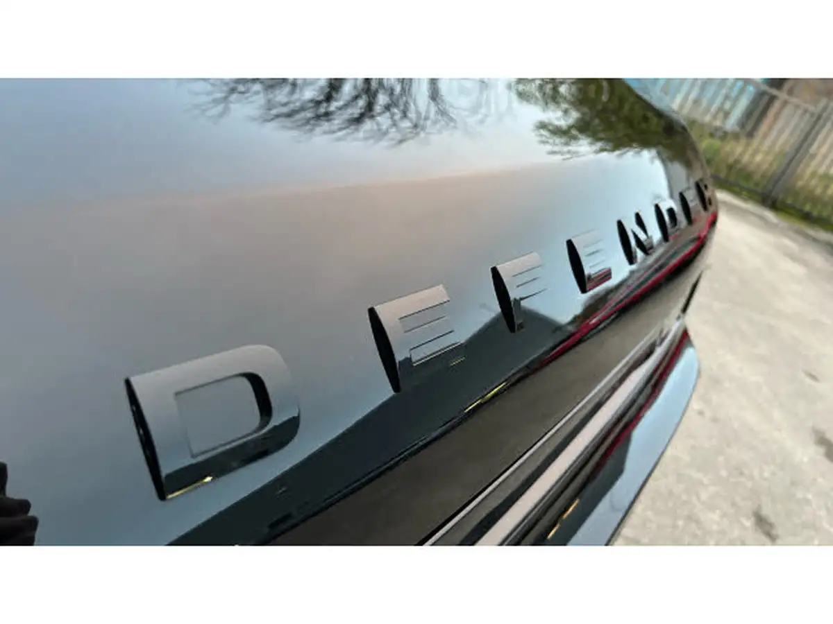 2024-land-rover-90-defender-30-d300-75th-edition-big-12