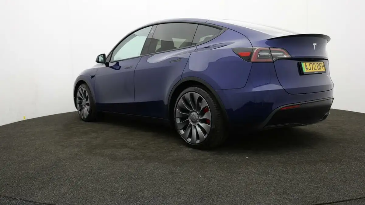 2022-tesla-model-y-e-performance-big-71
