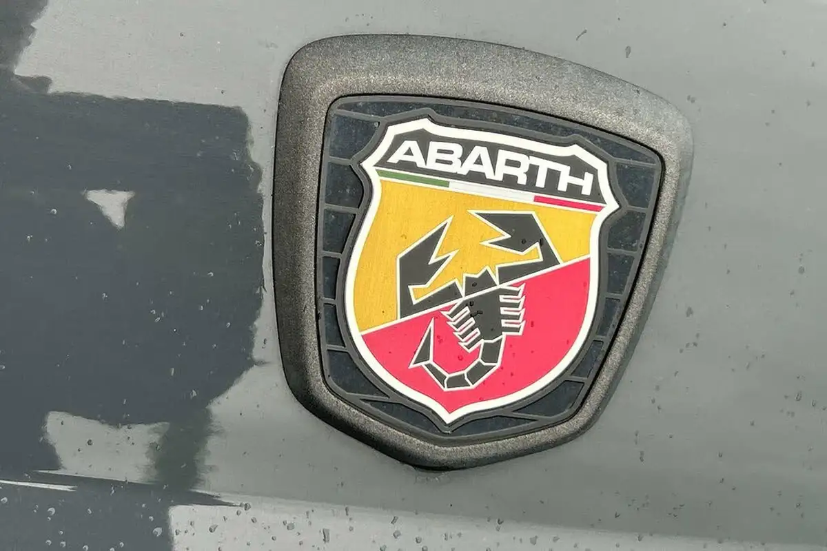 2022-abarth-595-14-tjet-competizione-big-25
