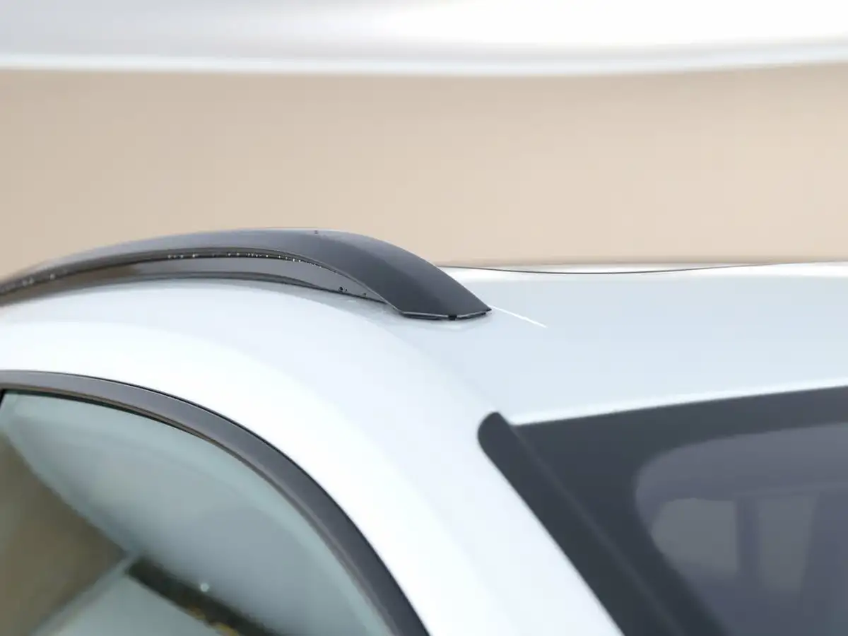 2025-porsche-macan-e-electric-big-41