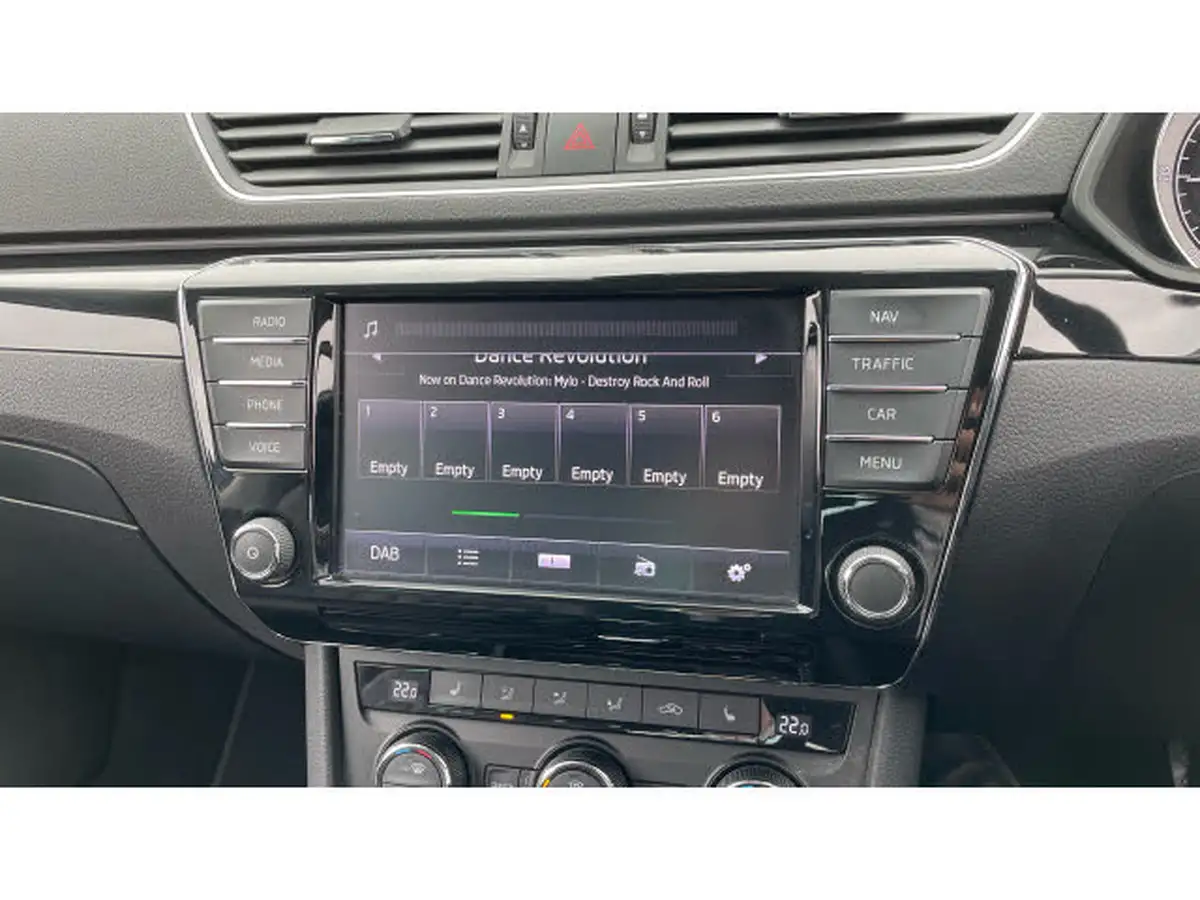 2016-skoda-superb-20tdi-scr-laurin-klement-190ps-4x4-hatchback-dsg-big-27