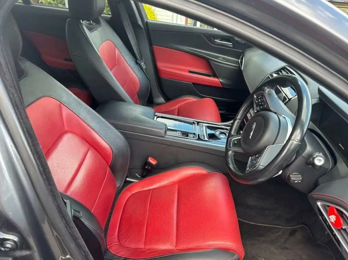 2018-jaguar-xe-20i-r-sport-250ps-1997cc-big-4