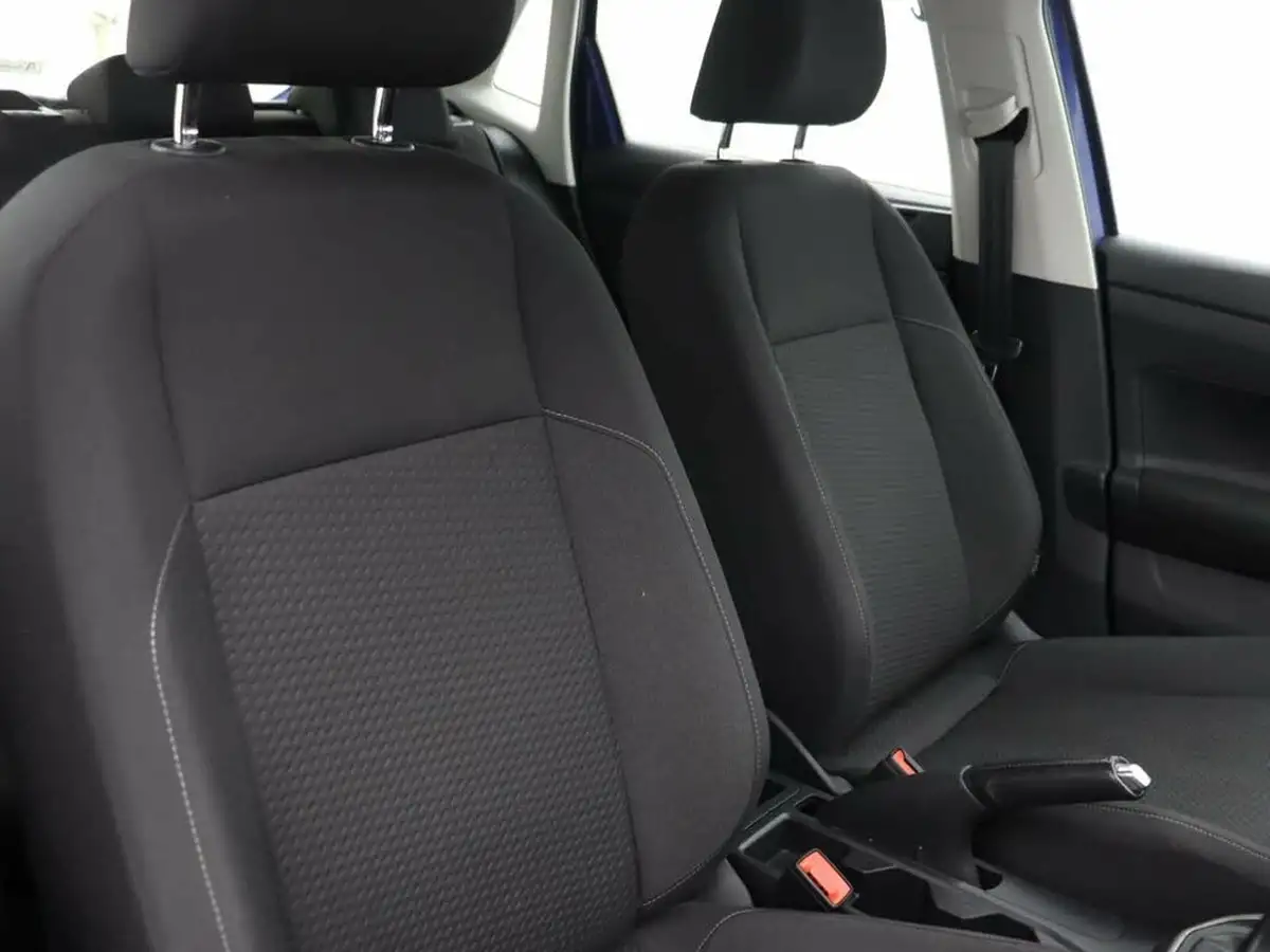 2018-volkswagen-polo-10-se-75ps-big-9