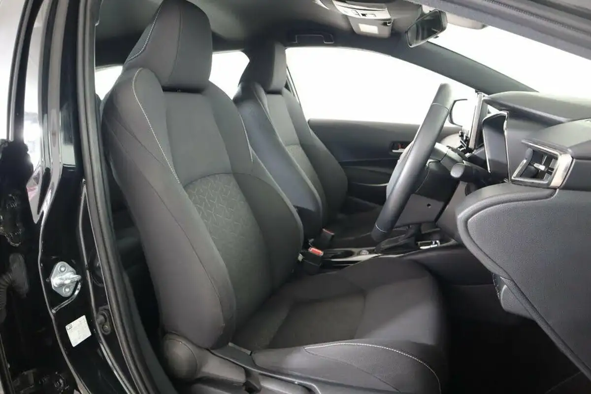 2021-toyota-corolla-18-vvt-i-icon-tech-spare-wheel-touring-sports-5d-big-38