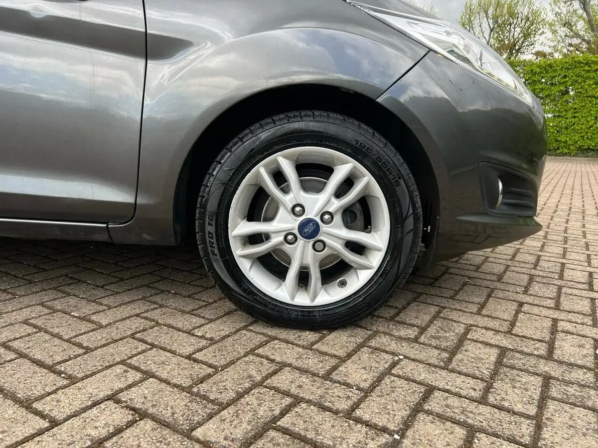 2016-ford-fiesta-10t-zetec-100ps-ecoboost-ss-5d-big-30