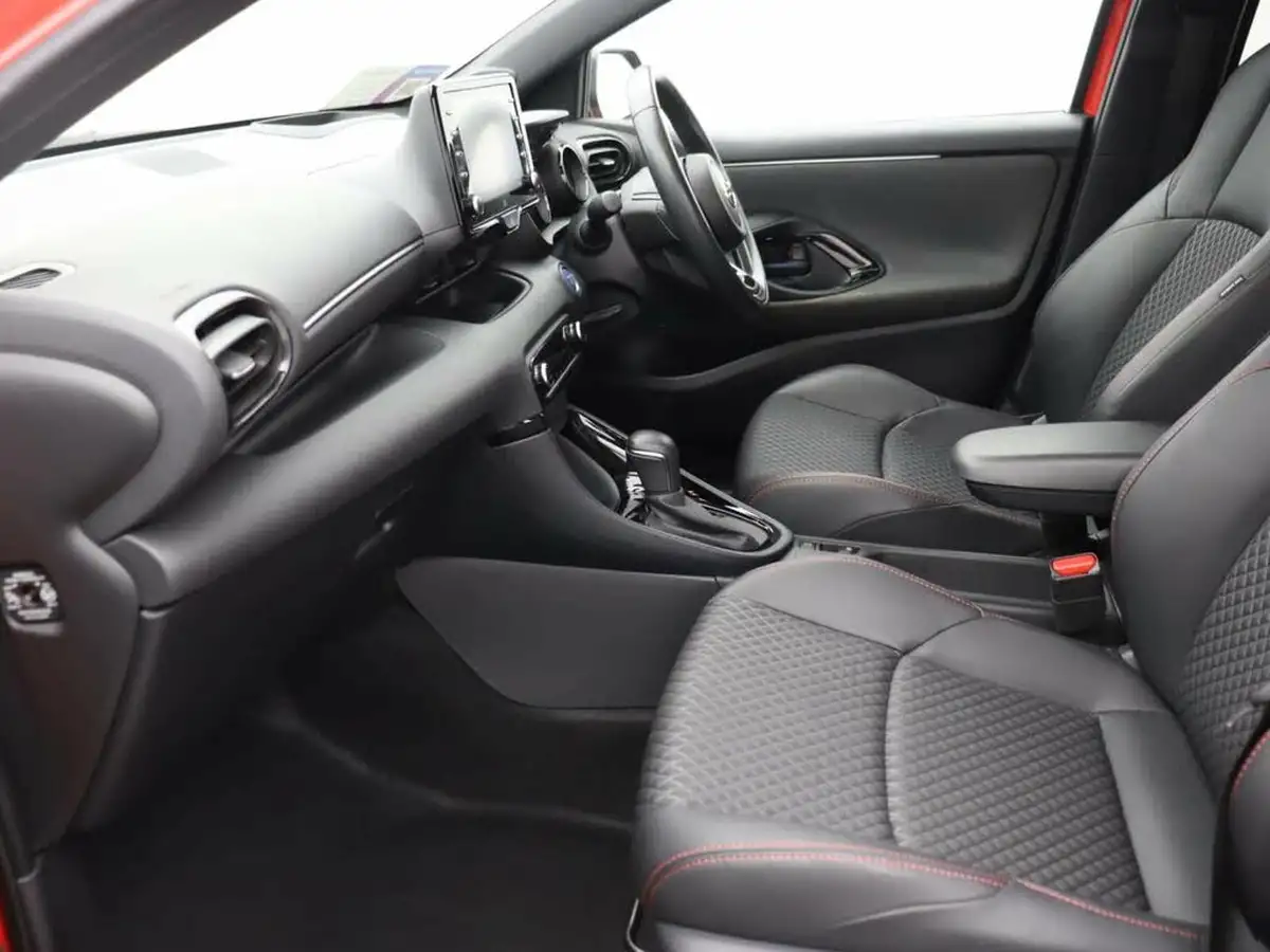 2021-toyota-yaris-15-vvt-i-launch-edition-big-8