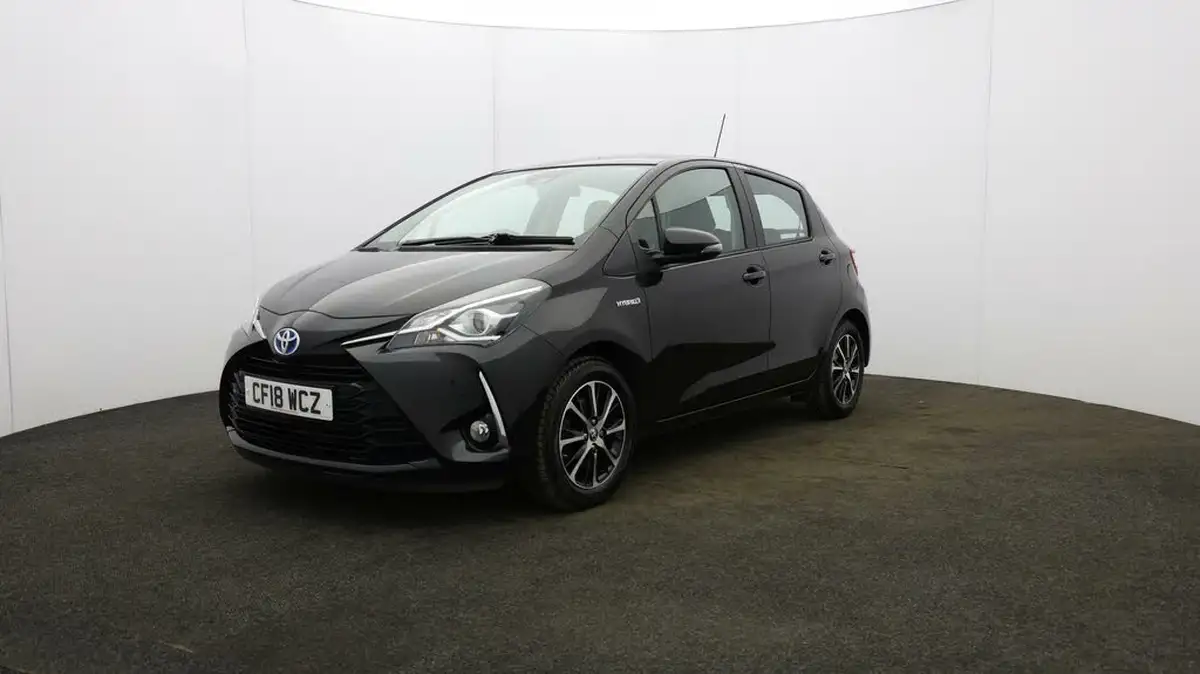 2018-toyota-yaris-15-vvt-i-icon-tech-98bhp-hybrid-1497cc-e-cvt-big-29
