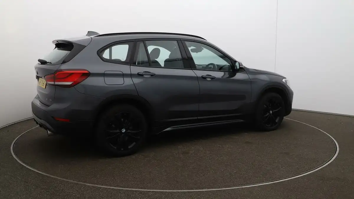 2021-bmw-x1-20-sdrive20i-sport-big-44