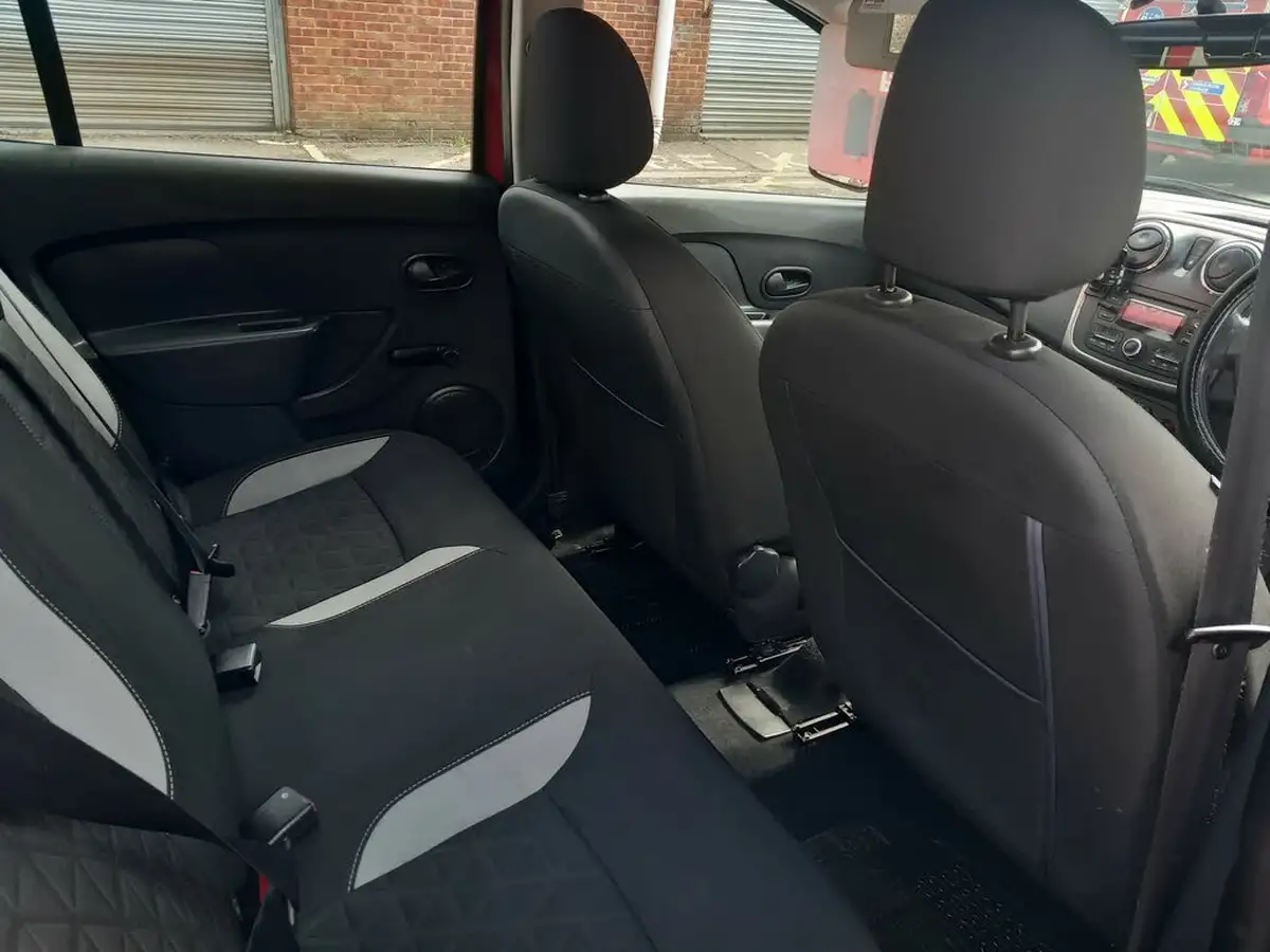 2013-dacia-sandero-stepway-09-ambiance-big-12