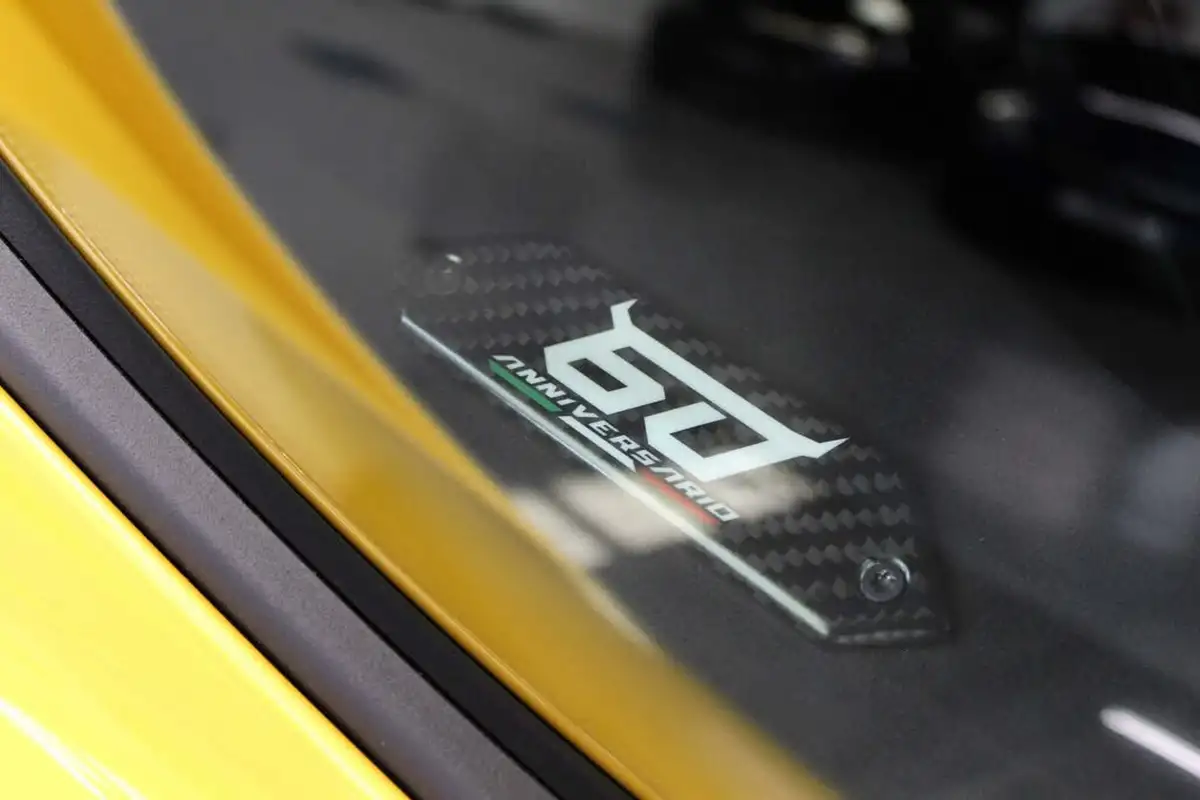 2023-lamborghini-huracan-52-tecnica-big-4