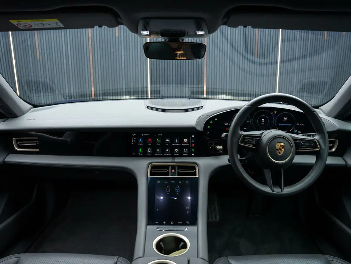 2022-porsche-taycan-e-sport-turismo-476ps-performance-battery-plus-big-23