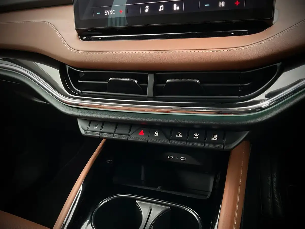 2021-skoda-enyaq-e-60-62-kwh-big-28