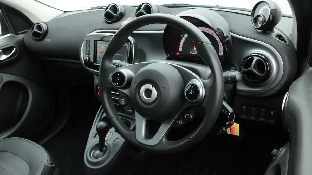 2018-smart-forfour-09-prime-premium-twinamic-big-9