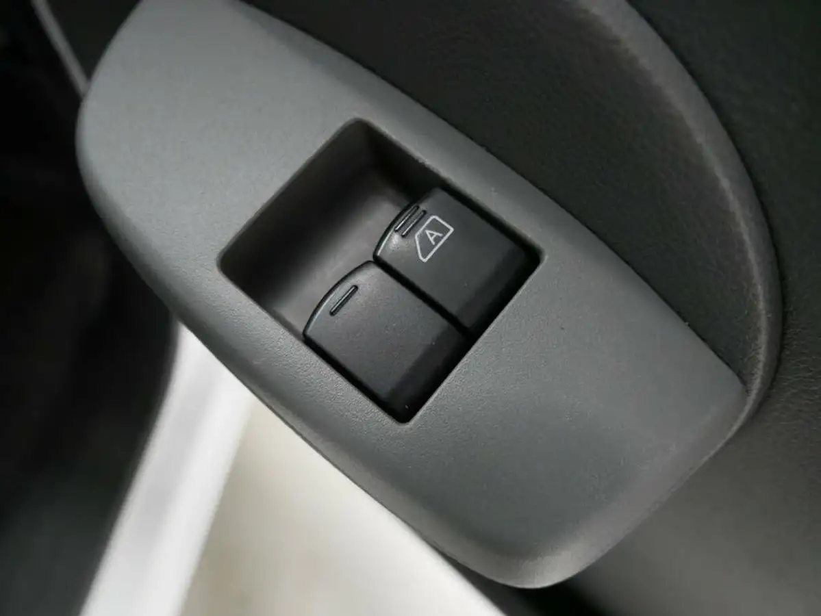 2021-nissan-env200-e-acenta-panel-van-auto-big-28