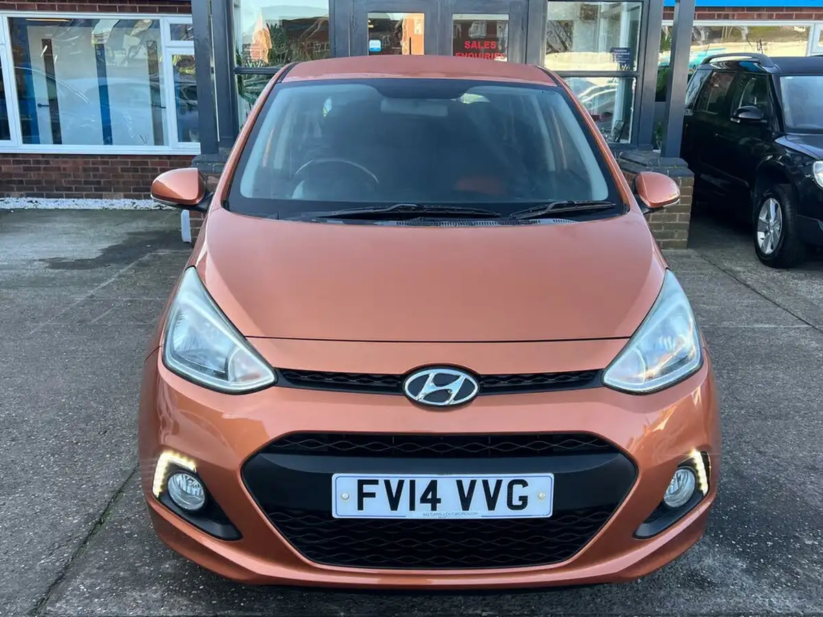 2014-hyundai-i10-10-premium-big-6