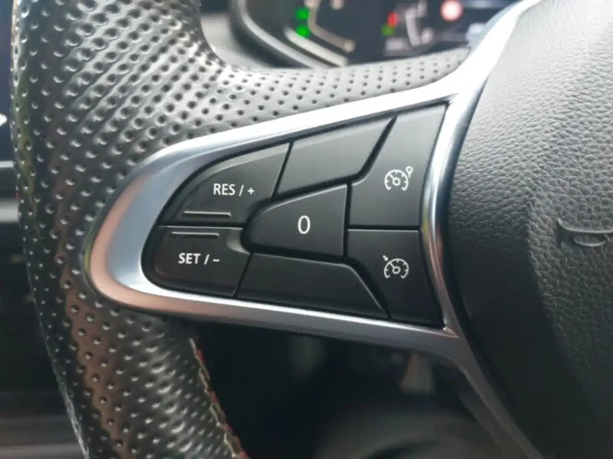 2019-renault-clio-10-tce-rs-line-big-12