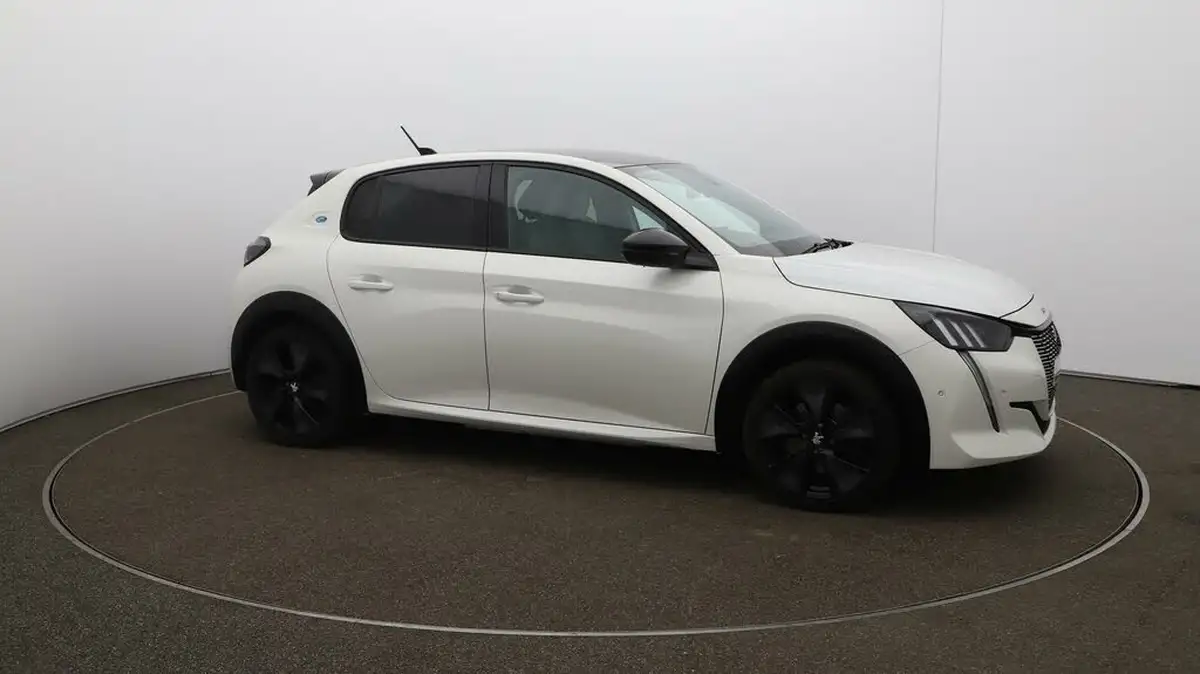 2020-peugeot-208-e-gt-50kwh-big-38