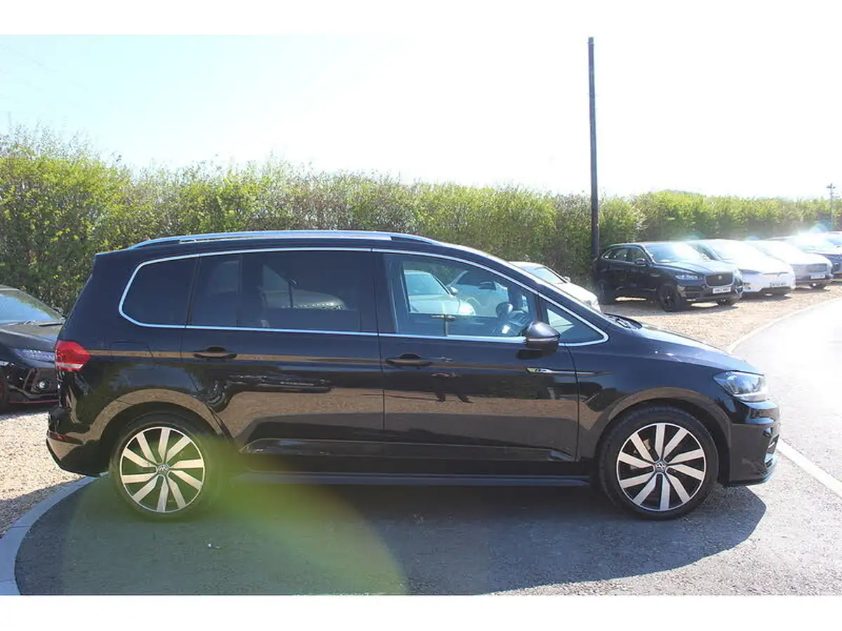 2018-volkswagen-touran-20tdi-r-line-150ps-big-3