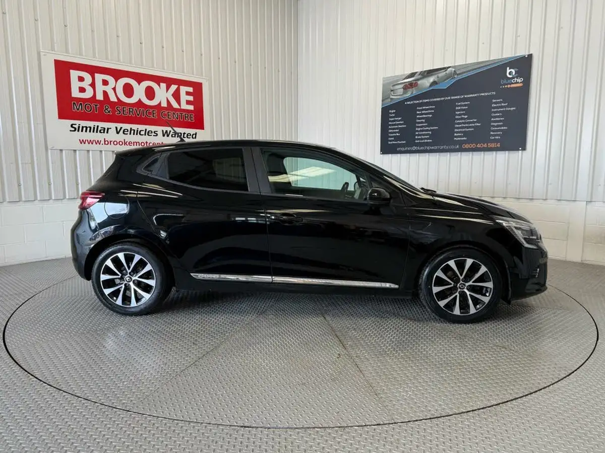 2020-renault-clio-10-sce-iconic-75bhp-big-3