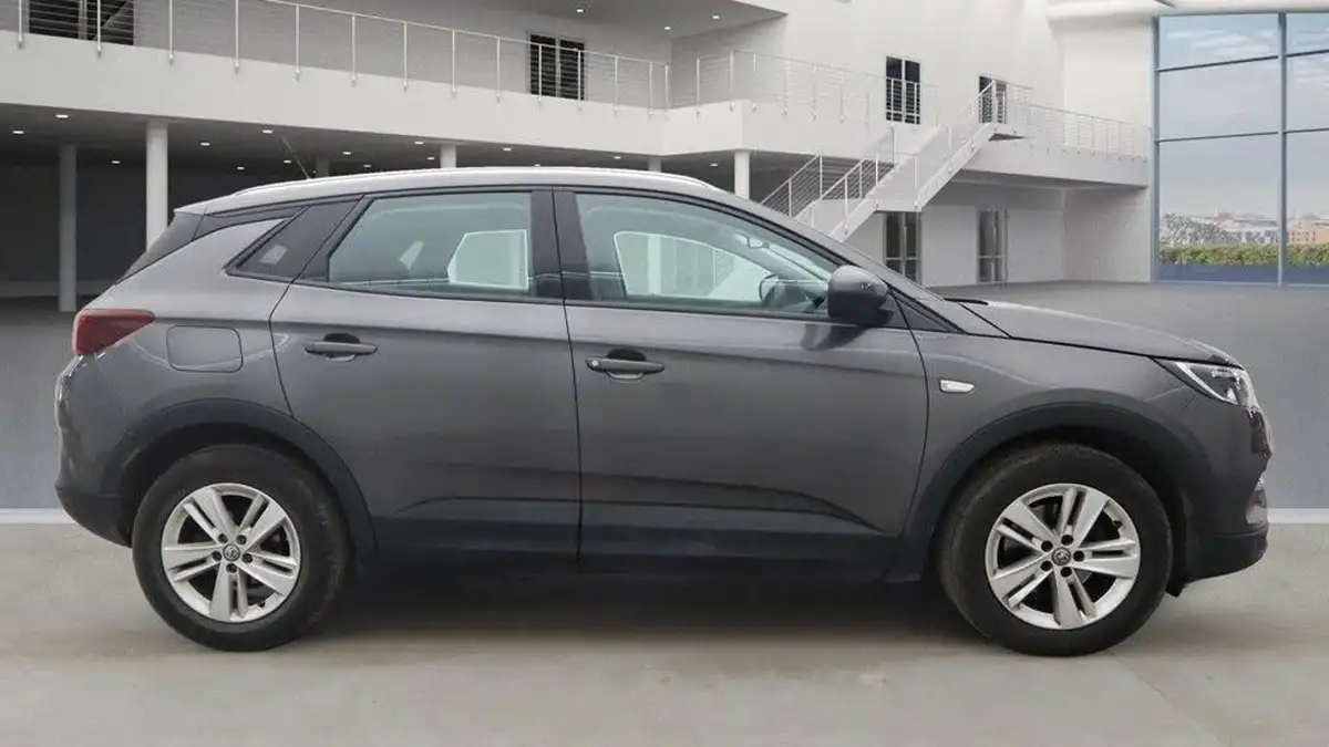2020-vauxhall-grandland-x-15td-se-big-1
