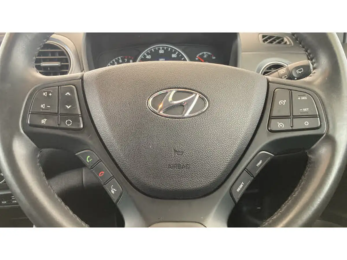 2020-hyundai-i10-10-play-big-24