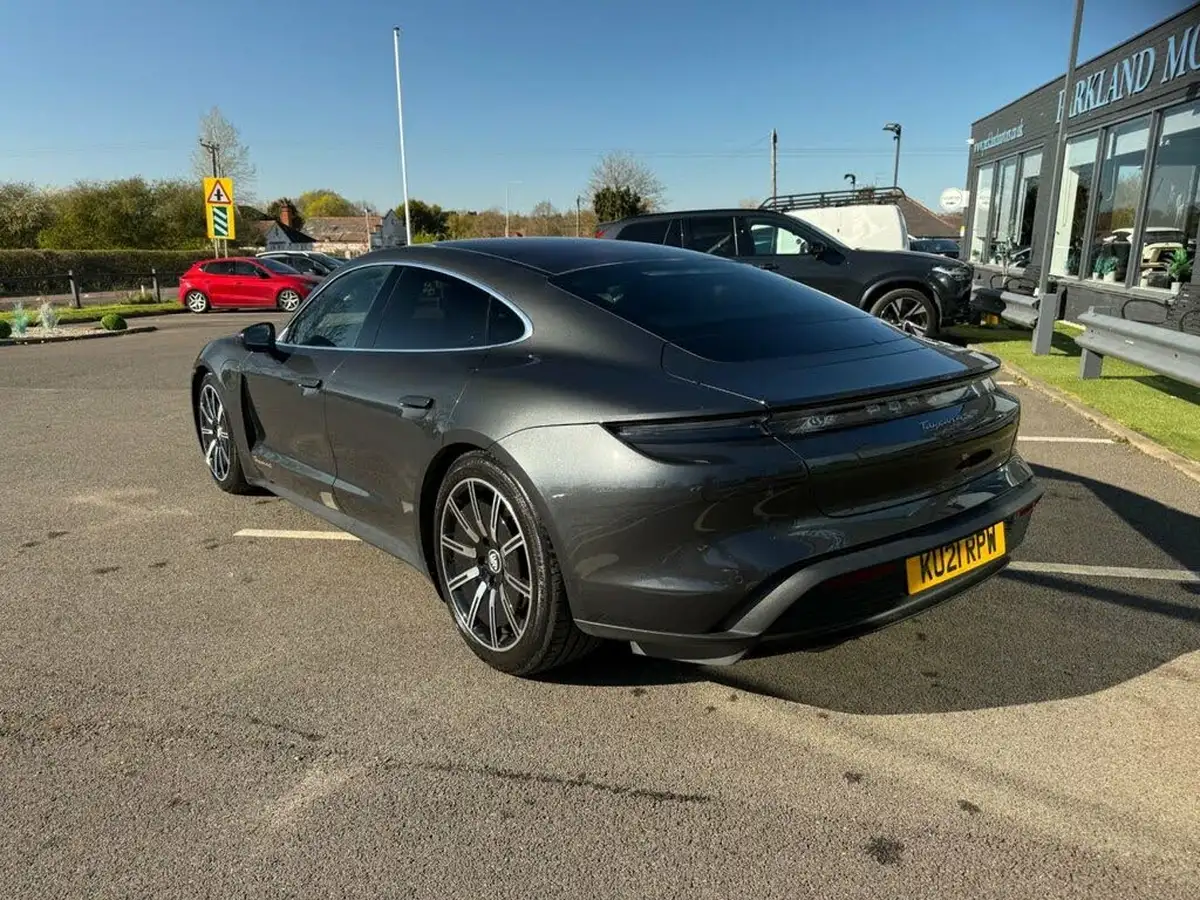 2021-porsche-taycan-e-4s-530ps-big-4