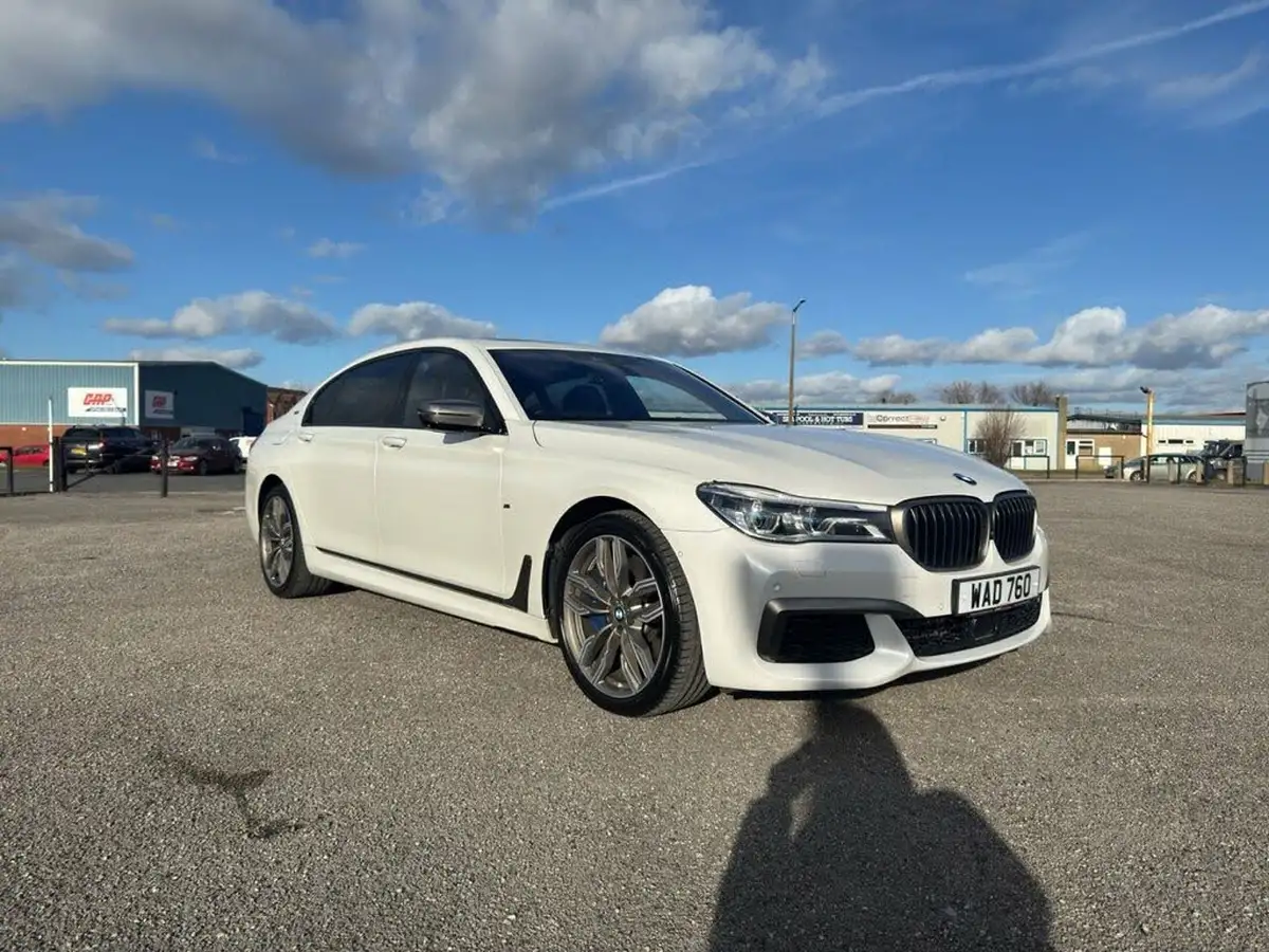 2018-bmw-7-series-66-m760li-big-13