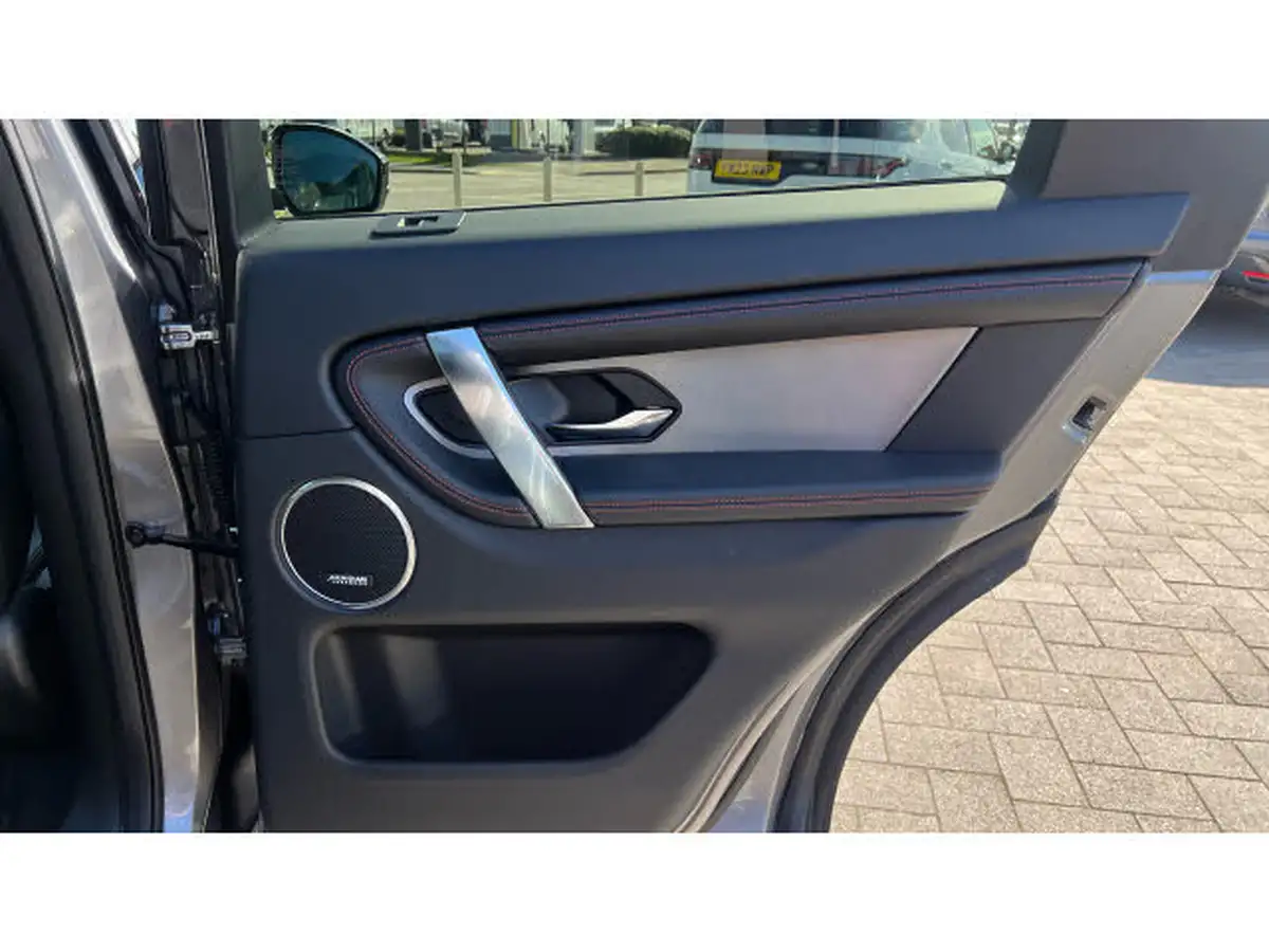 2023-land-rover-discovery-sport-20-d200-r-dynamic-hse-big-32