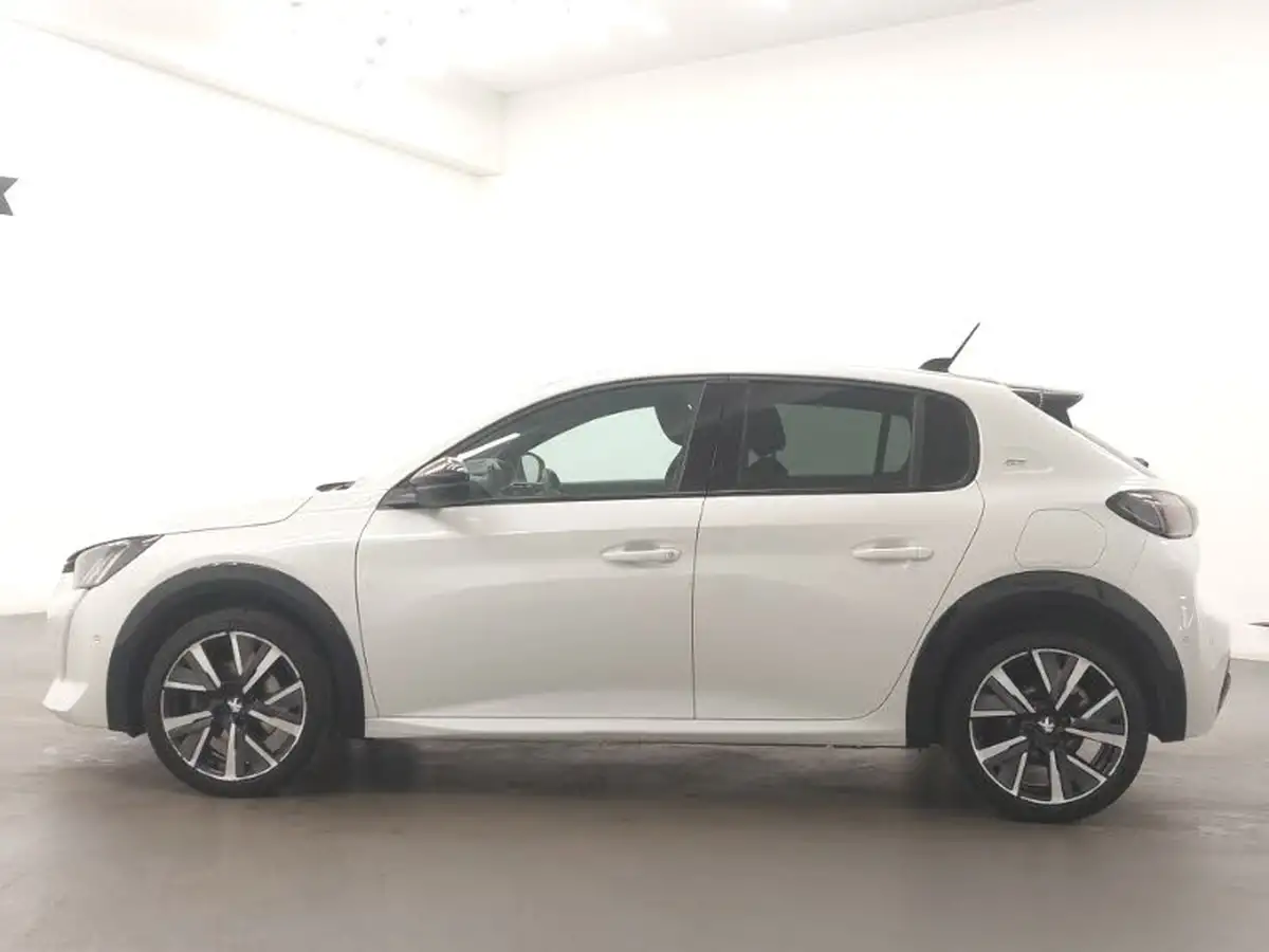2022-peugeot-208-12-puretech-gt-100bhp-big-3