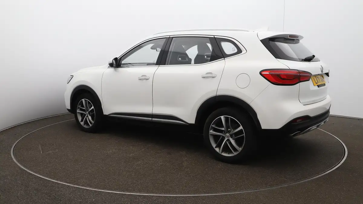 2022-mg-hs-15t-gdi-exclusive-162ps-big-28