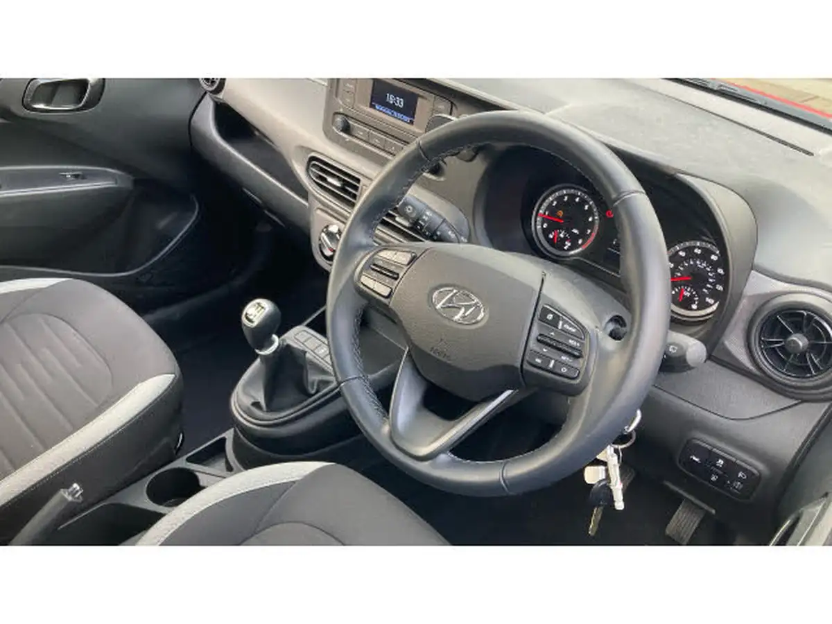2022-hyundai-i10-10-se-big-10