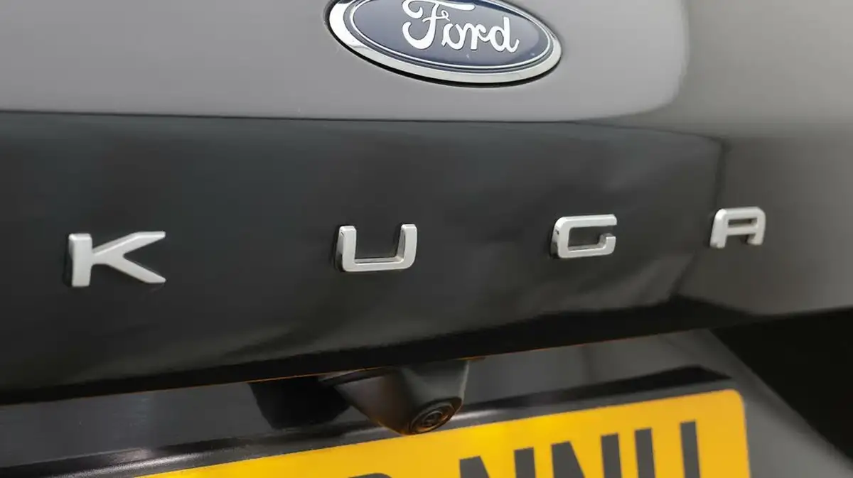 2022-ford-kuga-big-22