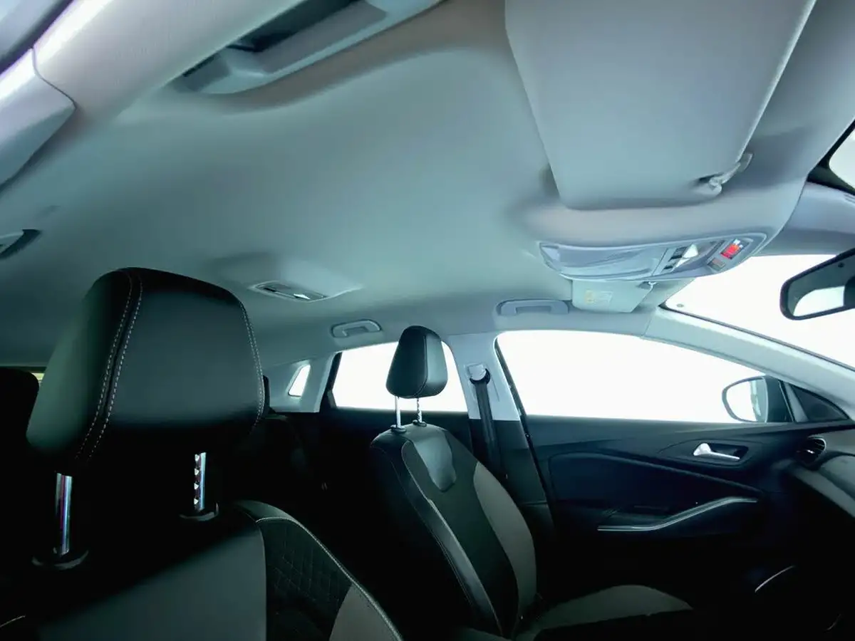 2019-vauxhall-grandland-x-12-sri-nav-big-22
