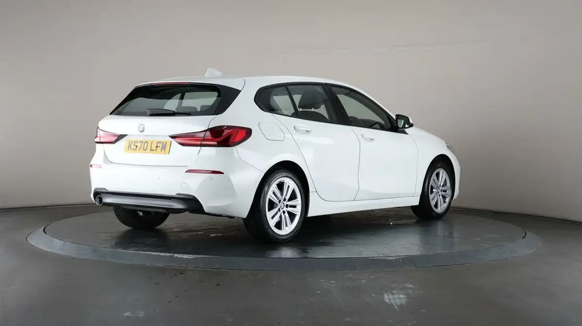 2020-bmw-1-series-15td-116d-sport-big-58