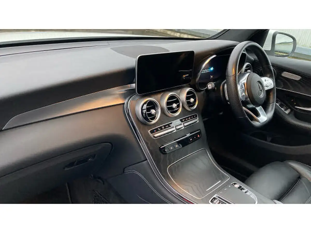 2020-mercedes-benz-glc-class-20d-glc300d-amg-line-premium-station-wagon-5d-big-8