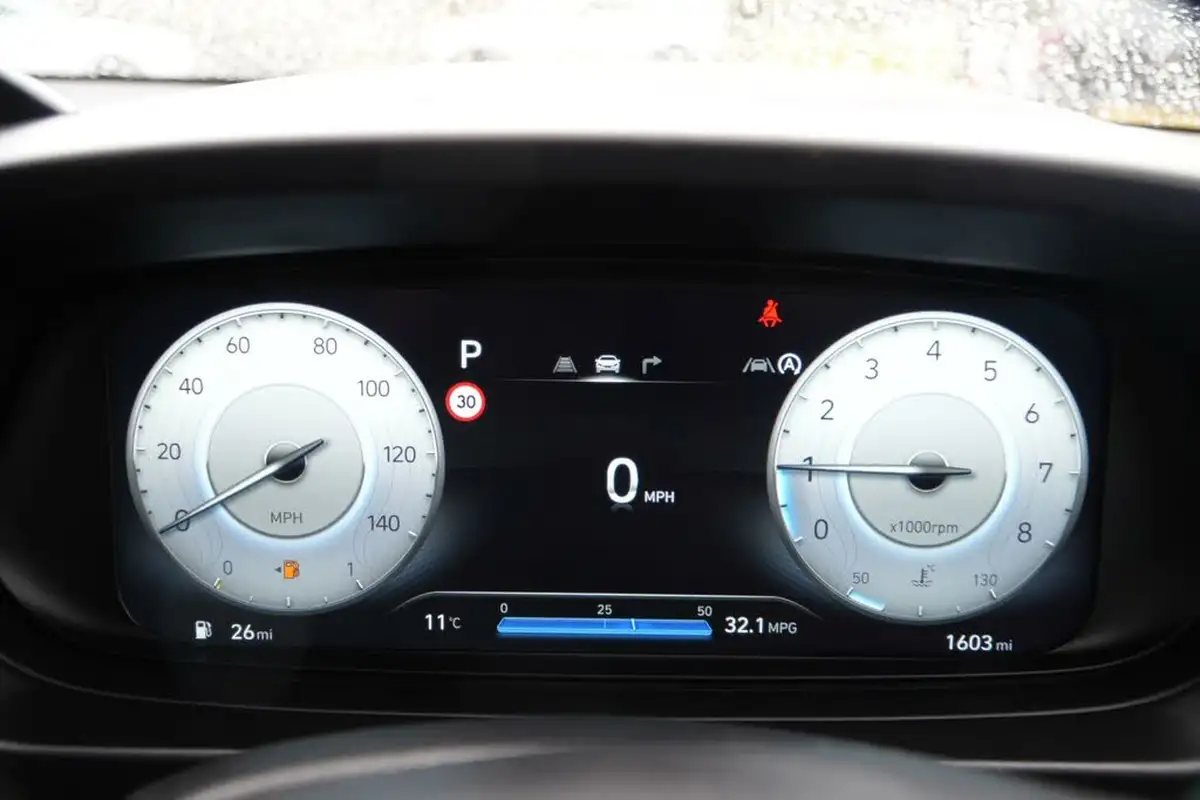 2024-hyundai-i20-10-t-gdi-ultimate-dct-big-57