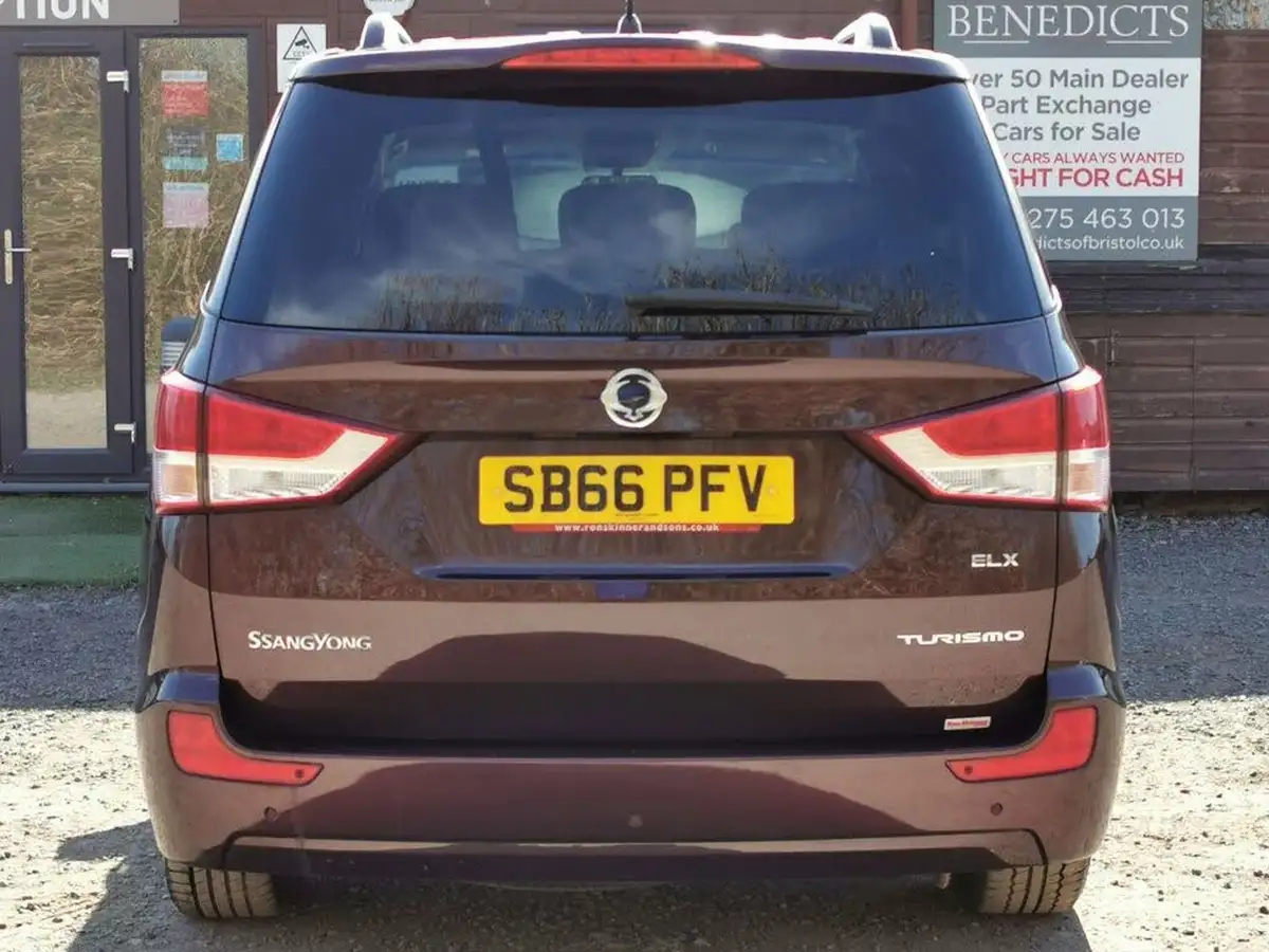 2017-kgm-ssangyong-turismo-22td-elx-big-32