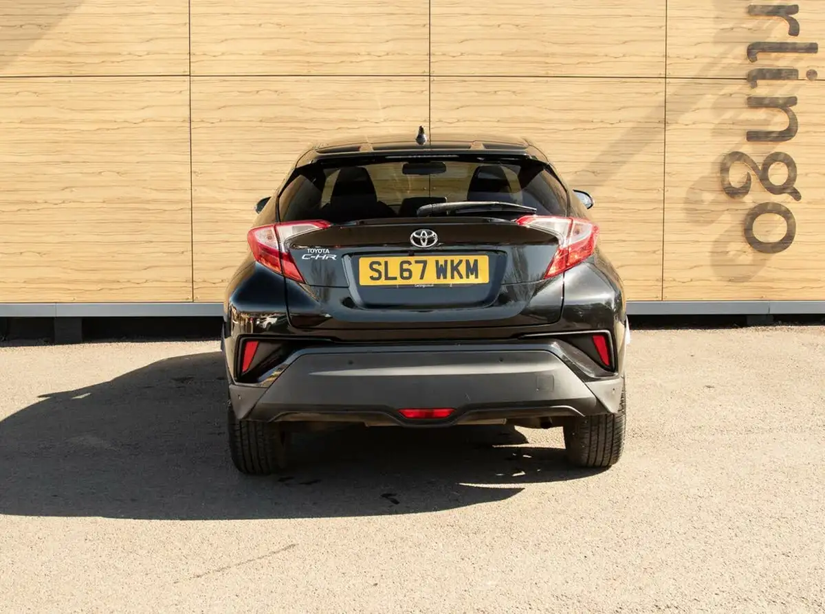 2017-toyota-c-hr-12-excel-cvt-big-6