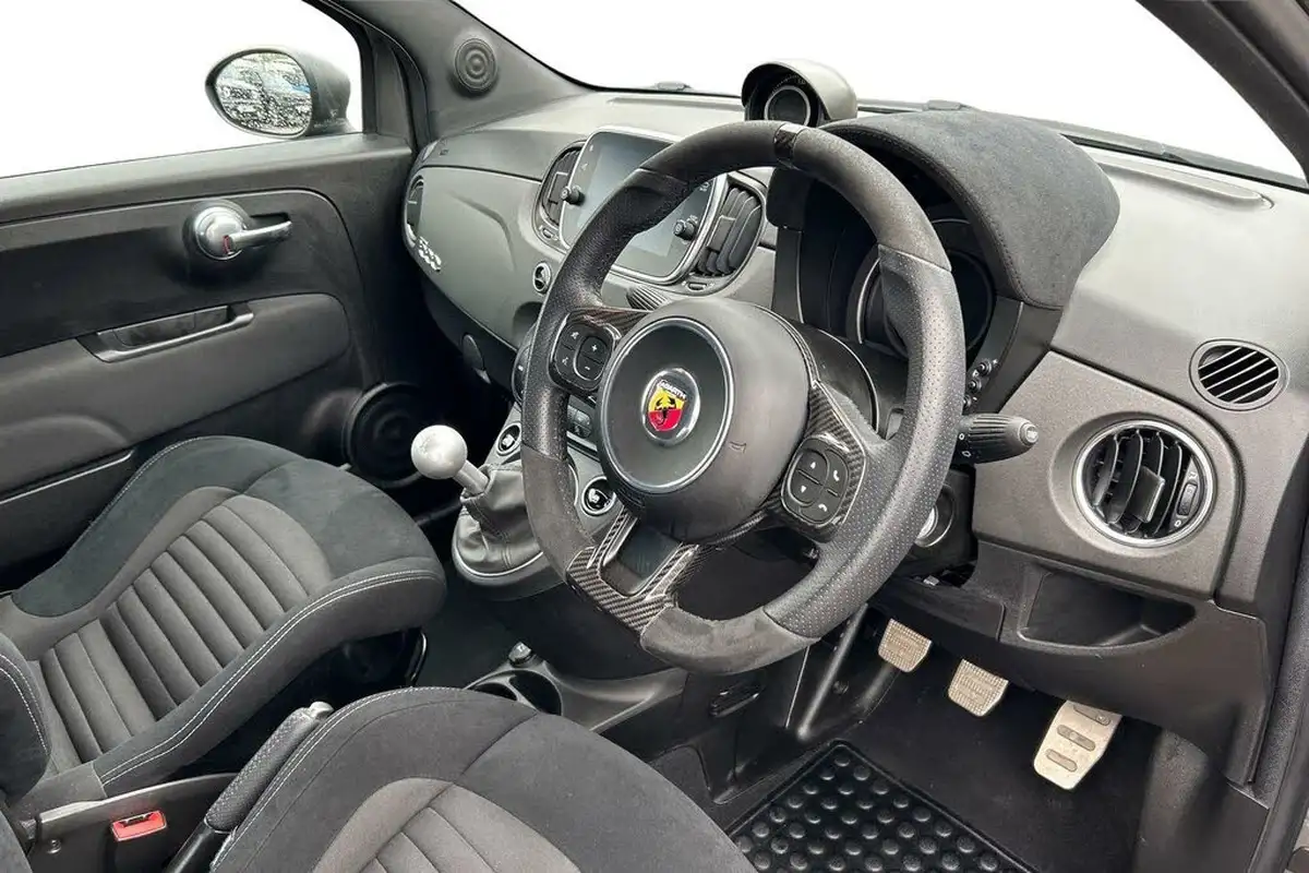 2022-abarth-595-14-tjet-competizione-big-22