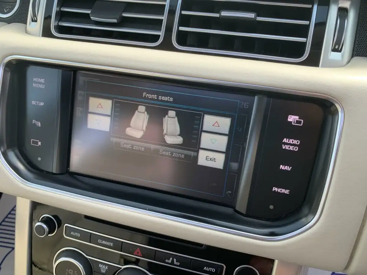 2013-land-rover-range-rover-44-sdv8-vogue-se-big-23