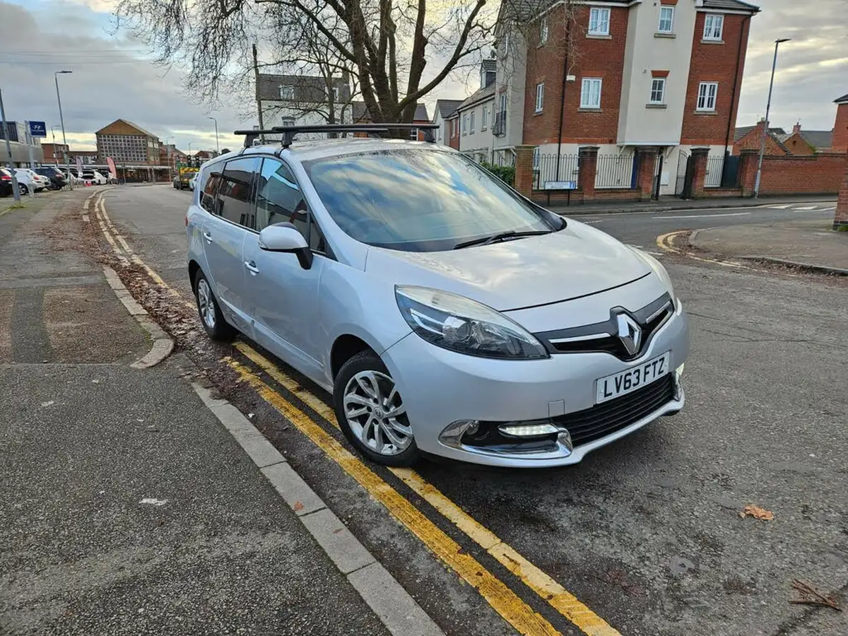 2013-renault-grand-scenic-16td-dynamique-tom-tom-ss-big-0