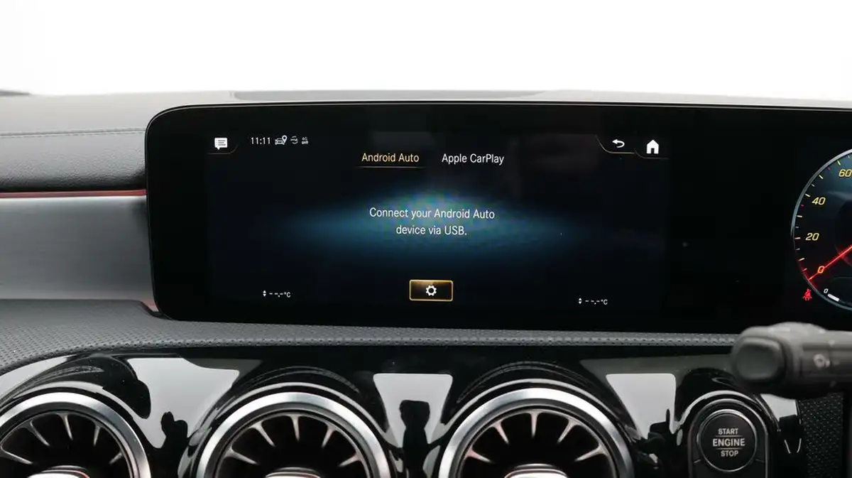 2020-mercedes-benz-cla-13-cla-180-amg-line-premium-plus-coupe-4d-big-27