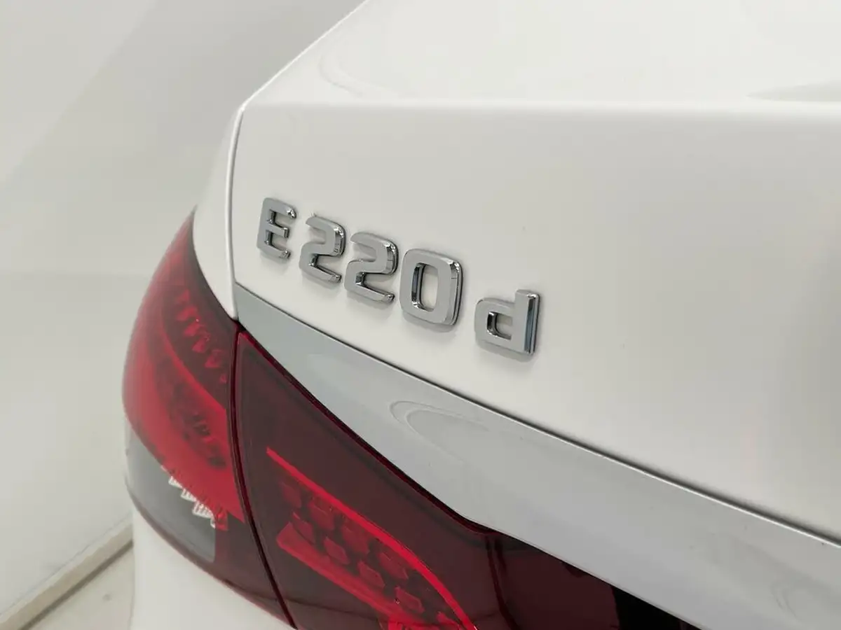 2021-mercedes-benz-e-class-20d-e220d-amg-line-premium-saloon-4d-big-46