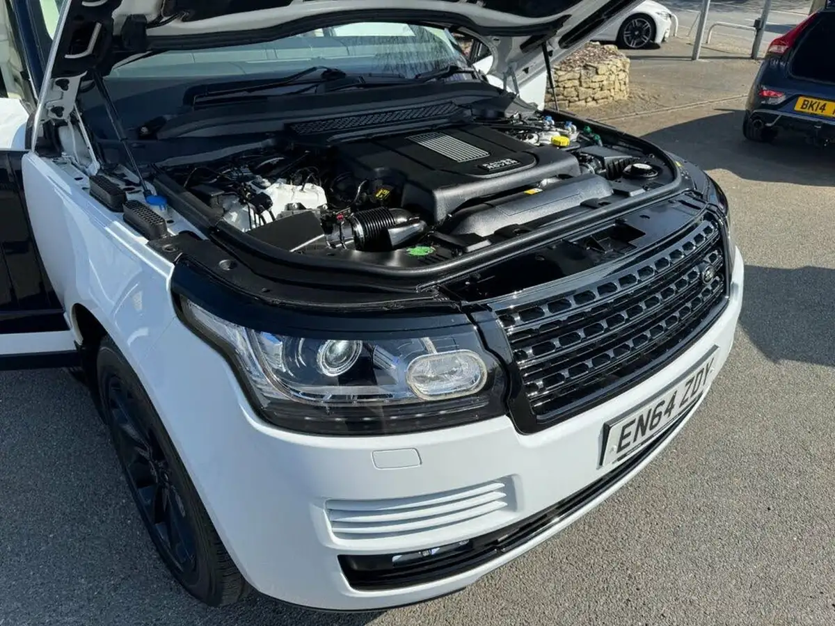 2014-land-rover-range-rover-44-sdv8-vogue-44sd-v8-339bhp-ss-big-37